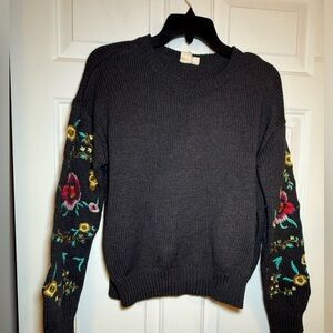 Cloth By Design Charcoal Gray Embroidered Boho Cropped Sweater Small Floral